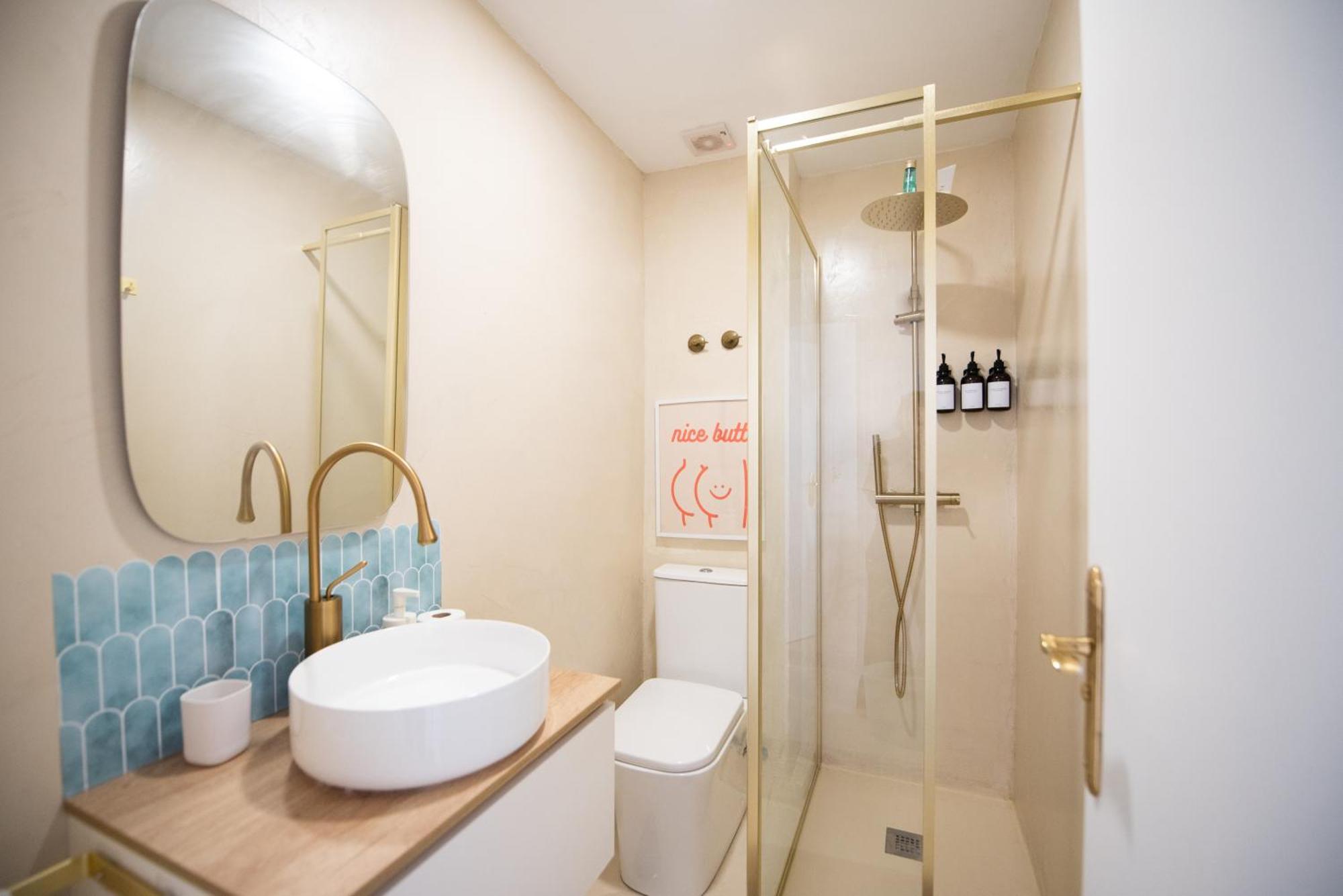 Apartamento Centrico La Merced - Free Parking & Free Gym Malaga Exterior photo