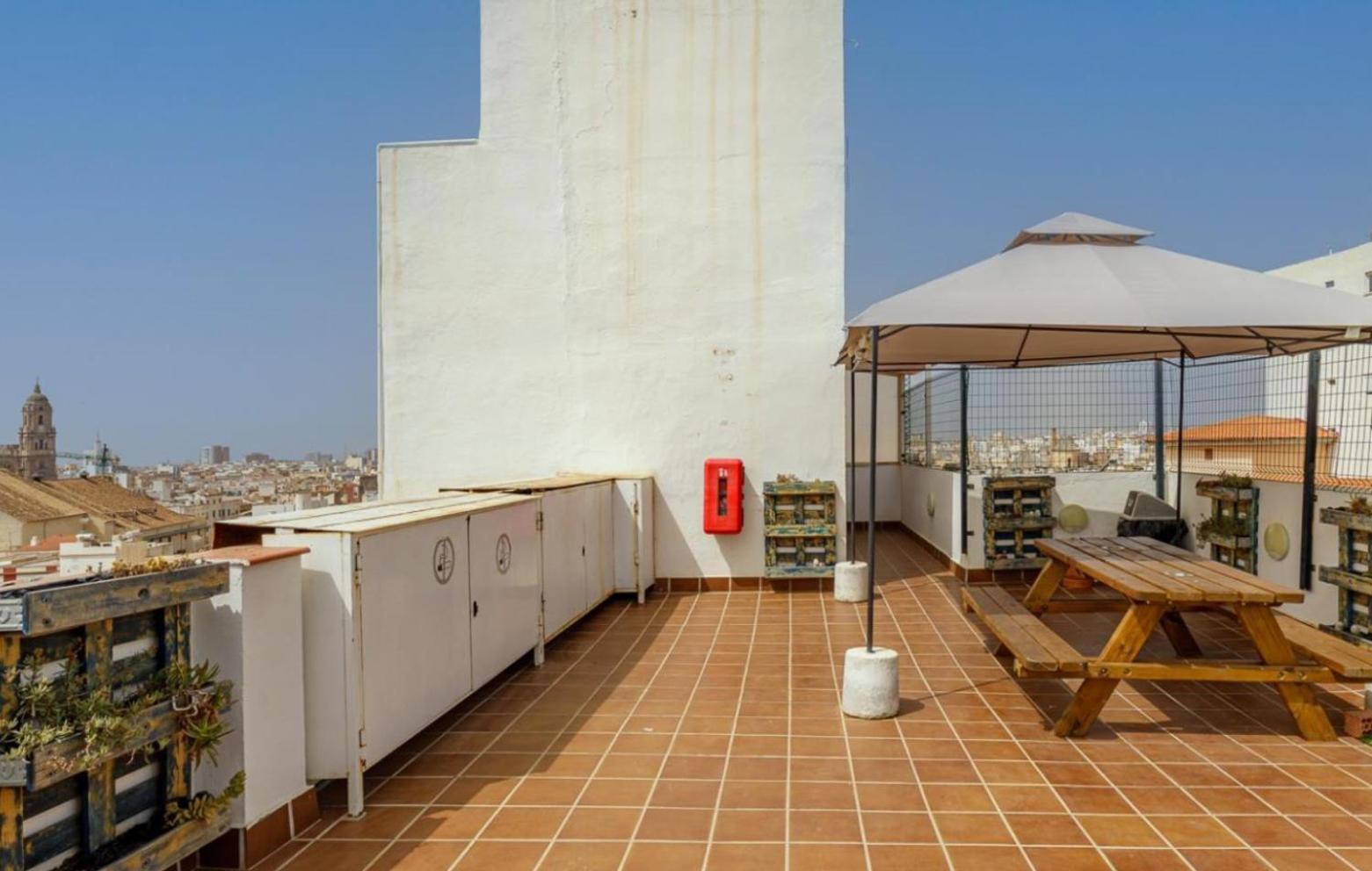 Apartamento Centrico La Merced - Free Parking & Free Gym Malaga Exterior photo